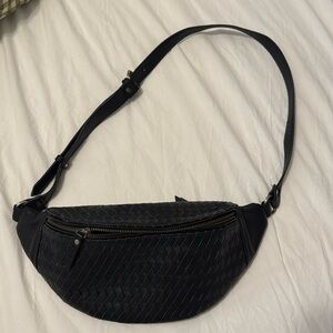 Mandrn woven atlas- black leather crossbody/fanny pack